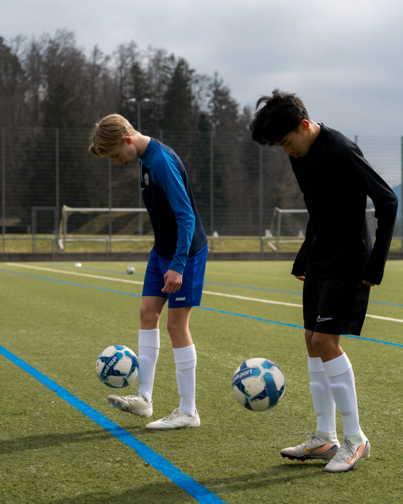 Fussball stutzen mit Schienbeinschoner