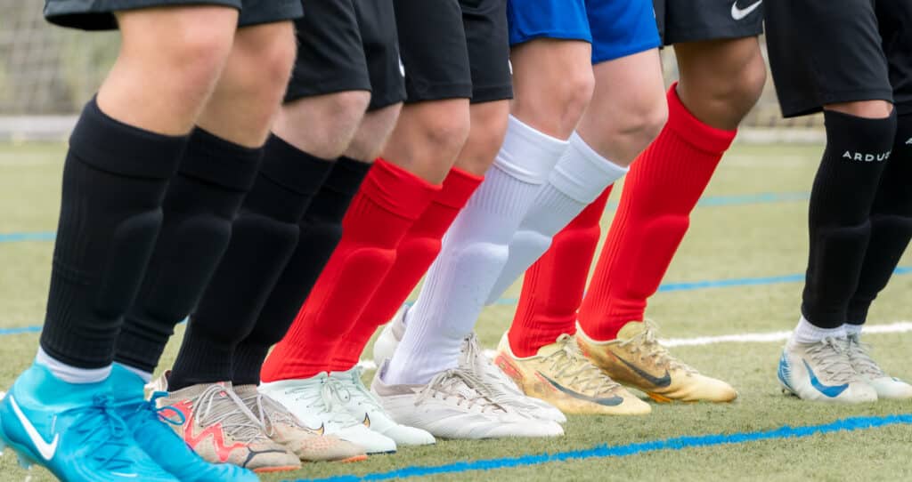 Fussball stutzen mit Schienbeinschoner